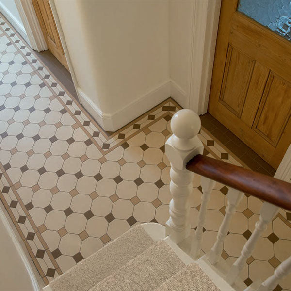 Nottingham 3 colour pattern with Clare border in White, Brown and Old London