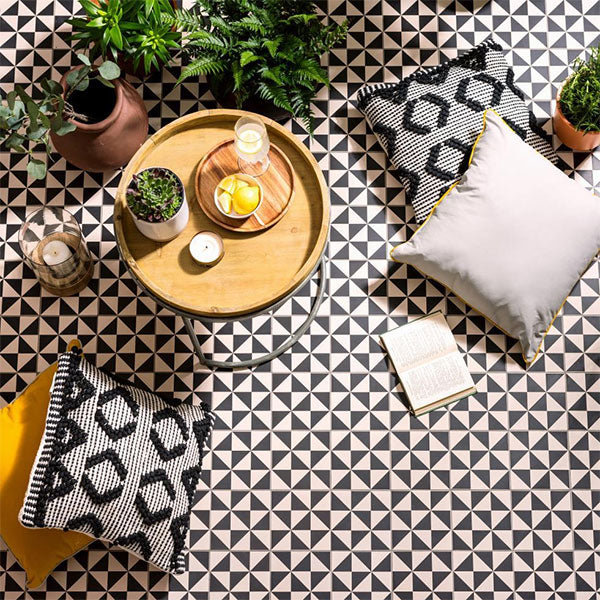 Odyssey Avignon Black on Dover White Tiles