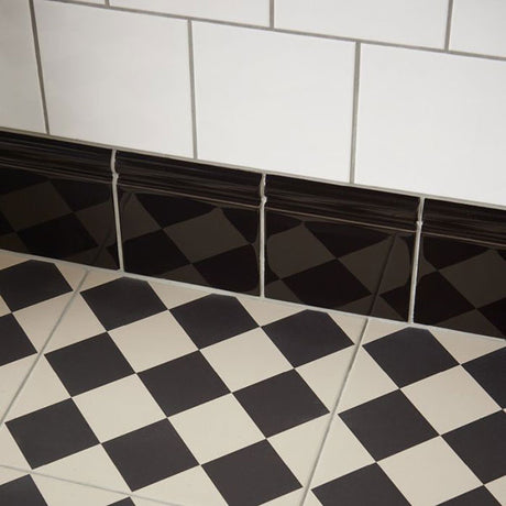 Odyssey Harlequin Large Black on Chalk Tiles