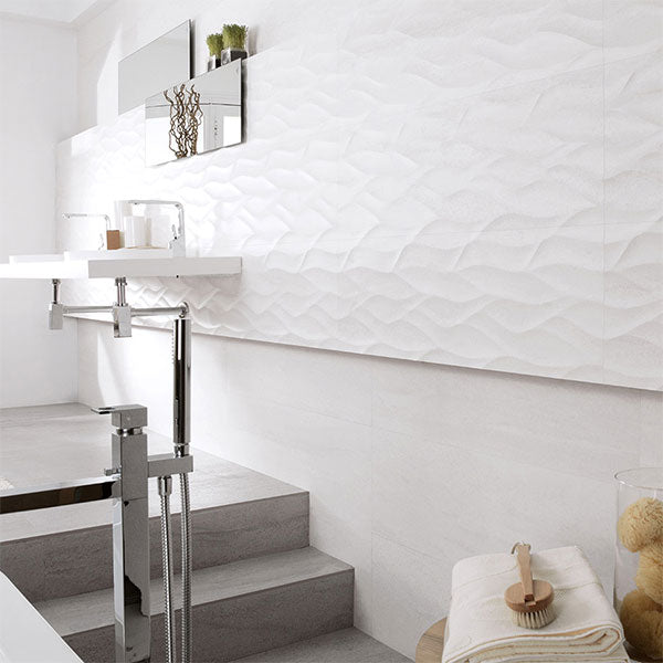 Porcelanosa Madagascar Blanco (with Ona Blanco decor tiles)