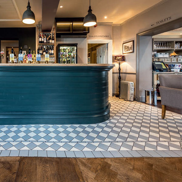 St Andrews pattern and Burns border in Grey and Dover White