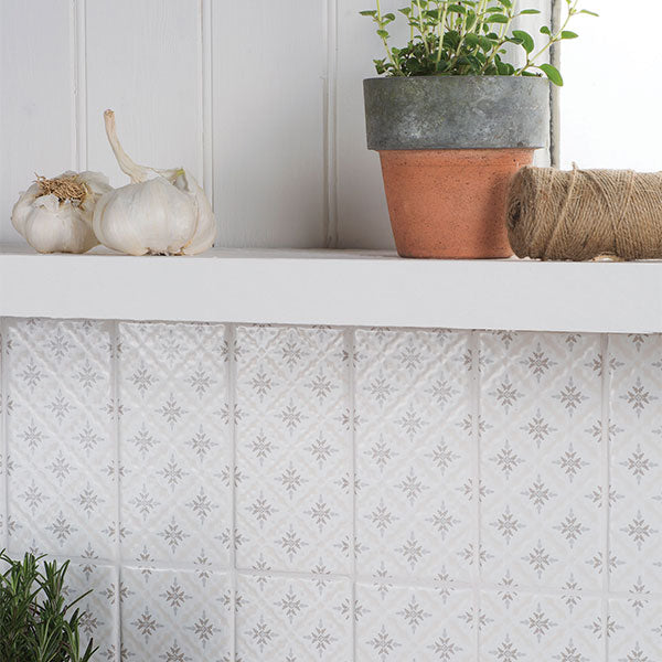 Winchester Artisan Kew on Helmingham Vintage Half Tiles