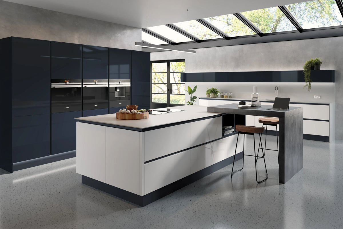 Omega Sheraton Oblique Gloss White & Indigo Blue