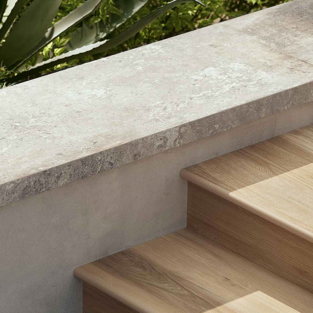 Unicom Starker Debris_2thick Flint Rett Outdoor Tiles