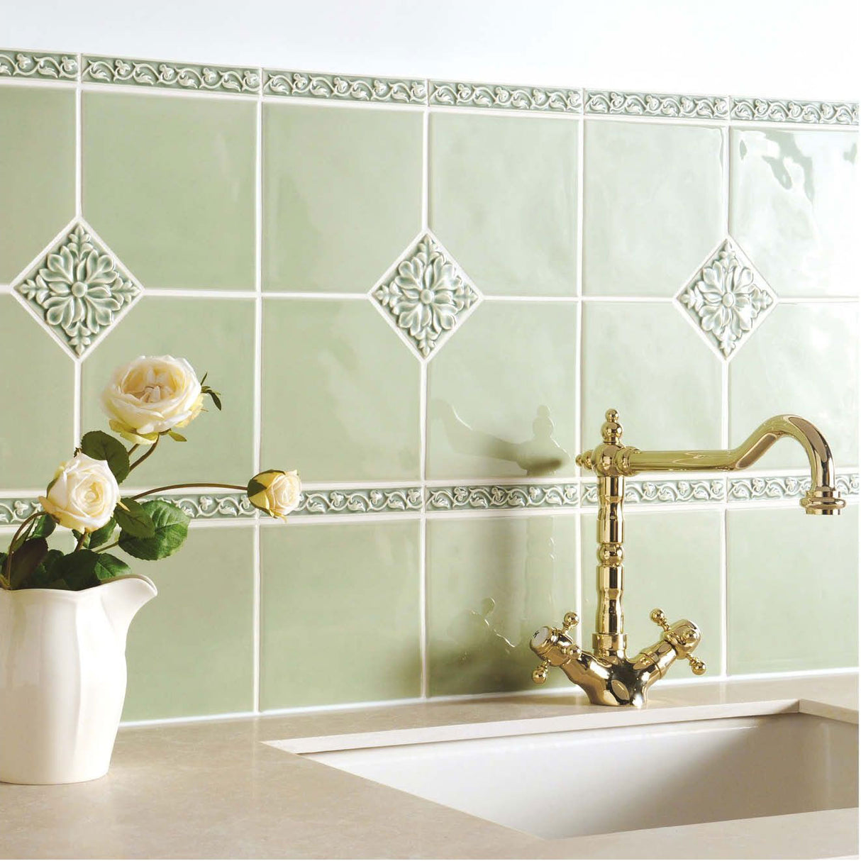 Winchester Artisan Beaulieu Orford Decorative Mouldings (with Hampstead inset)