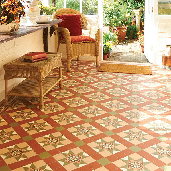 Blenheim pattern in Green, Red, Buff and White with Telford border