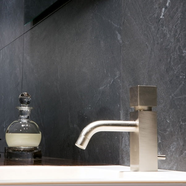 Grespania Namibia Negro setting