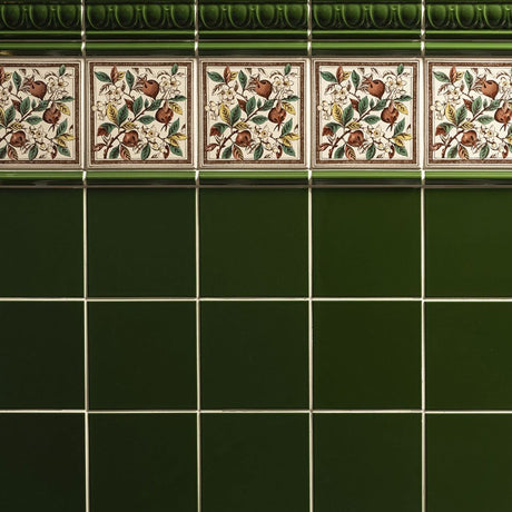 Original Style Egg & Dart Edwardian Green Borders