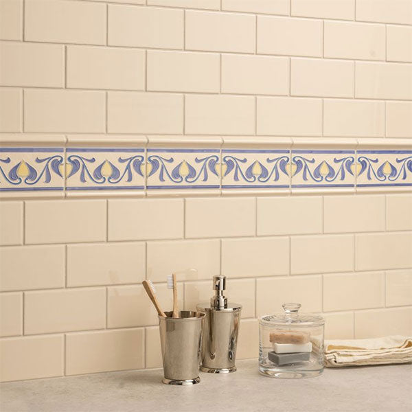 Original Style Lilium Border Tile