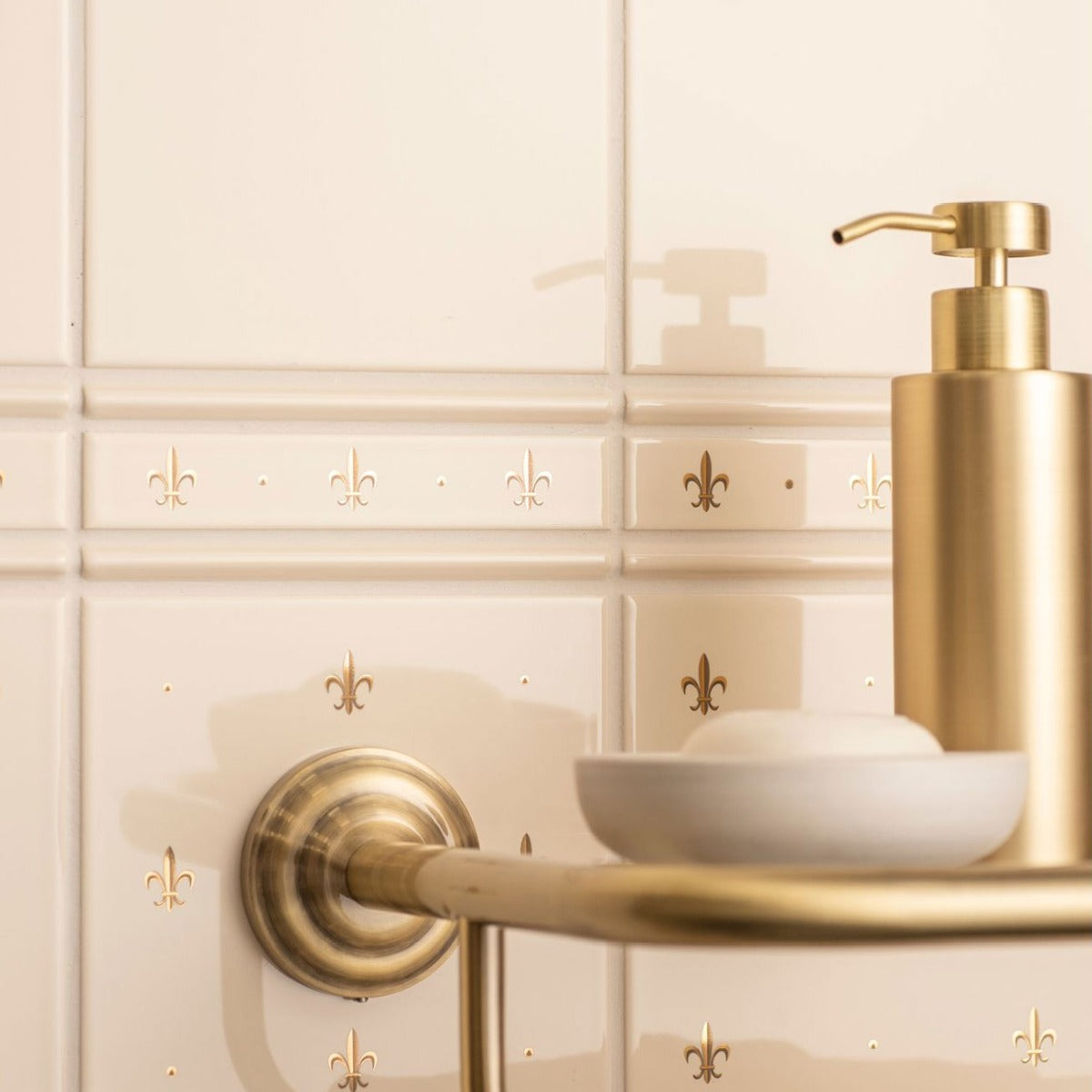 Original Style Omega County White Borders