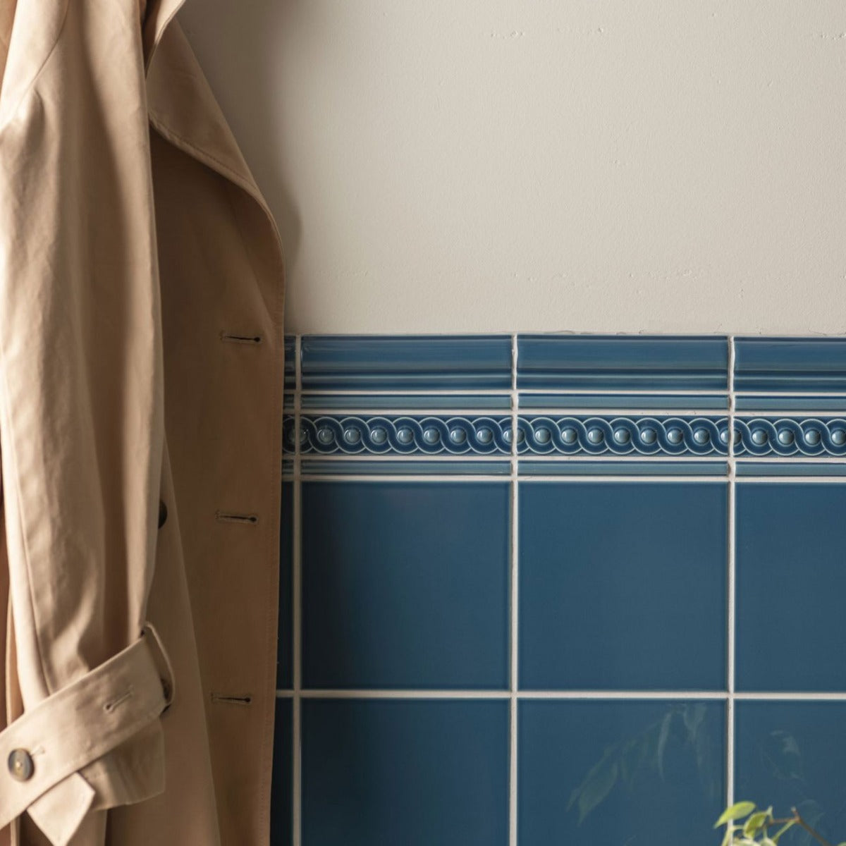 Original Style Scroll Baroque Blue Borders