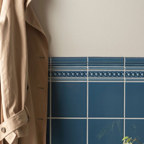 Original Style Scroll Baroque Blue Borders