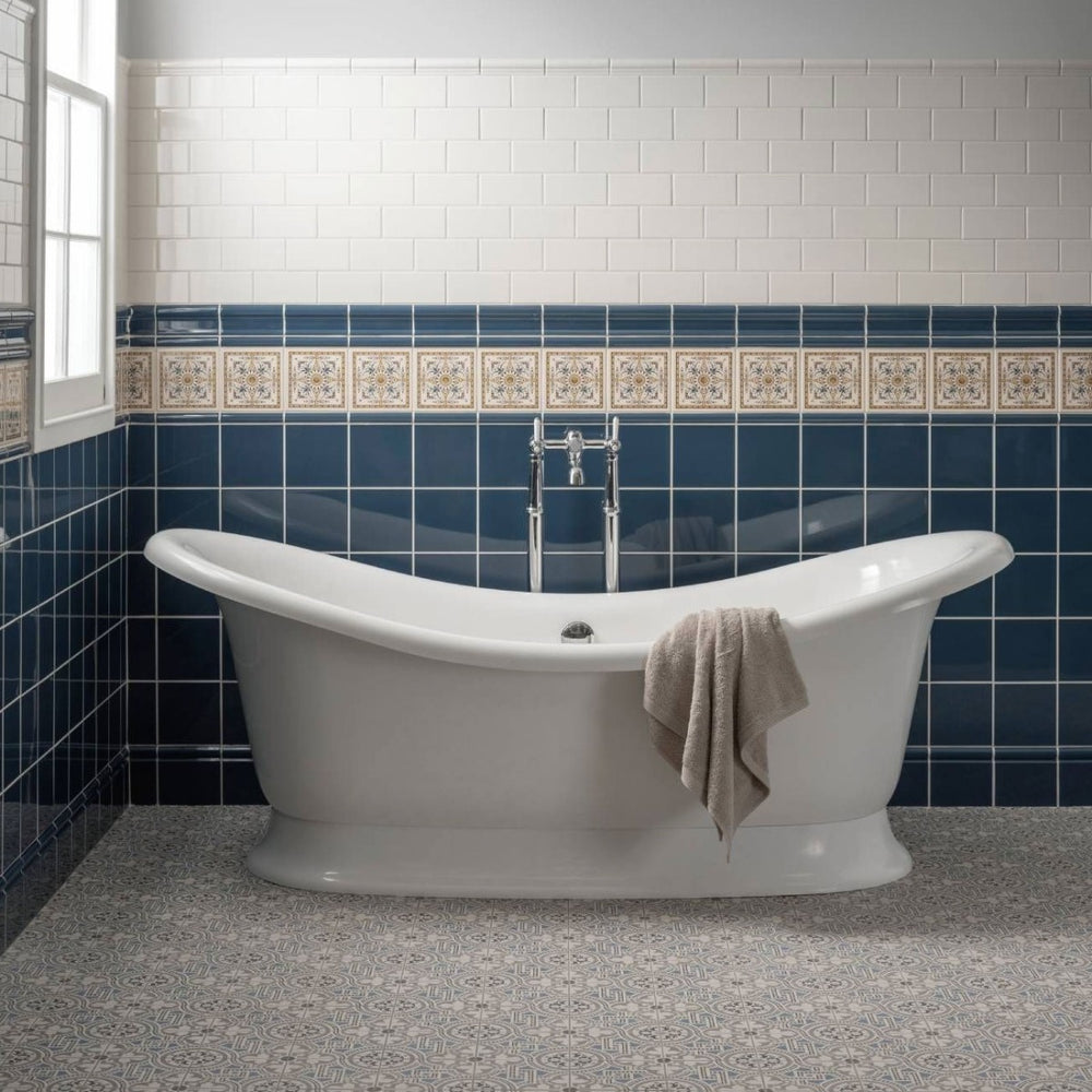 Original Style Victoria Ascot Blue Borders