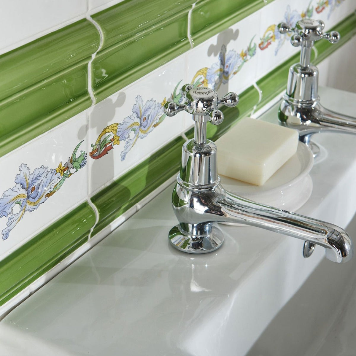 Original Style Victoria Pavillion Green Borders