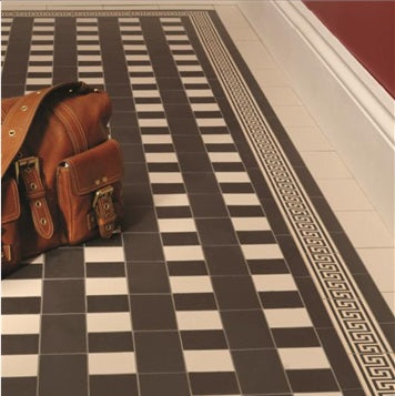 Original Style Greek Key Border Black on White setting