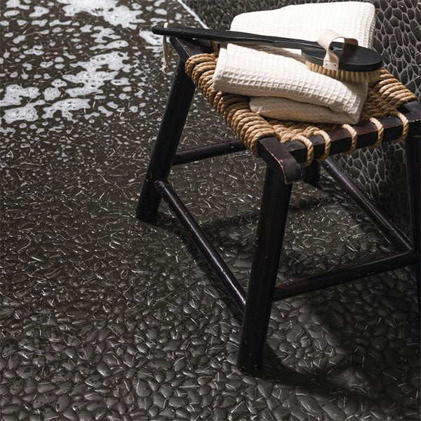 Porcelanosa Boulder Nero Marquina mosaic tiles