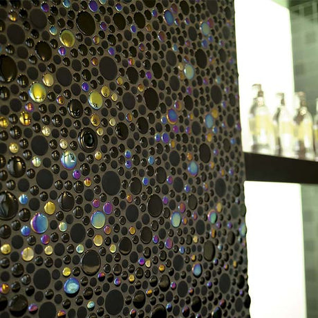 Porcelanosa Glacier Moon Metallic Black setting