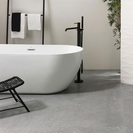 Porcelanosa Noir Caliza tiles

