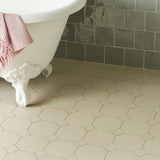 York pattern with a border based on Kingsley in White